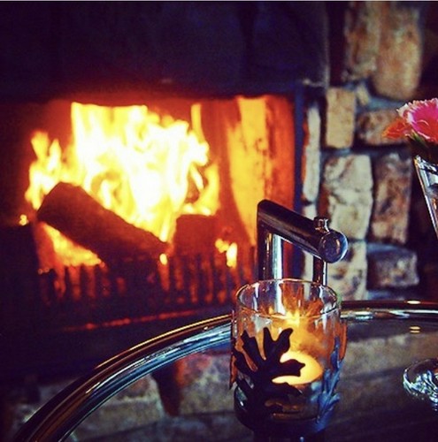 まずはウェイティングスペースでウェルカムドリンクを