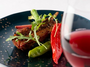 『糸島美豚スペアリブのオーブン焼き　季節野菜のロースト』