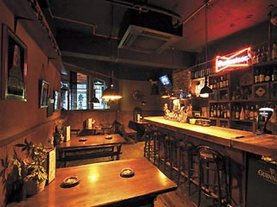 古き良き時代を感じさせる店内。県外からの常連もいるという