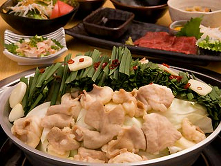 うま味たっぷりの黒瀬牛ホルモンを使ったもつ鍋(1人前3150円)