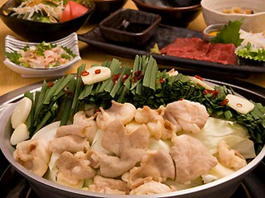 うま味たっぷりの黒瀬牛ホルモンを使ったもつ鍋（1人前3150円）