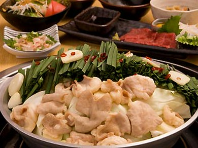 うま味たっぷりの黒瀬牛ホルモンを使ったもつ鍋（1人前3150円）