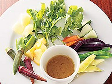 黄ビーツなどが入ったギャリさんのバーニャカウダー900円