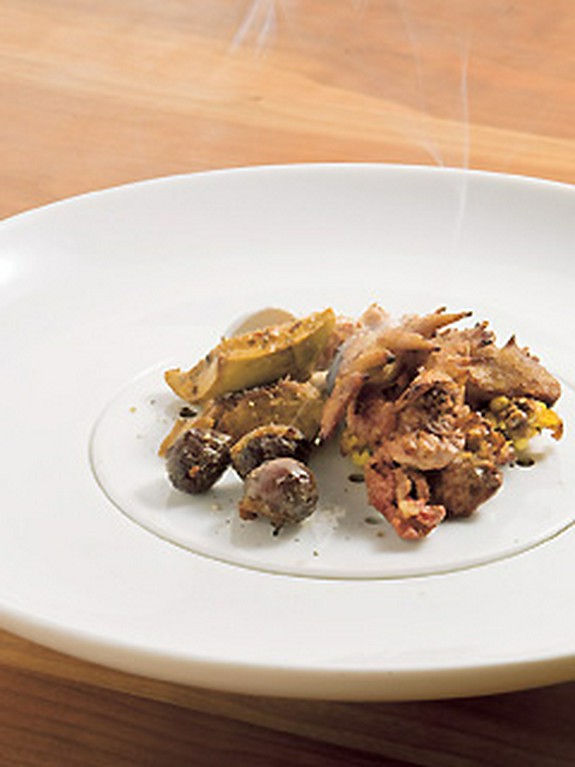 スモーキーでハーバルな香り漂う淡海地鶏の軽いスモーク1300円