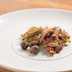 スモーキーでハーバルな香り漂う淡海地鶏の軽いスモーク1300円