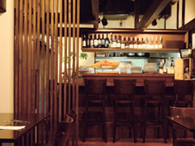 女性にもうれしいセレクトで、10種類ものグラスワインが揃う