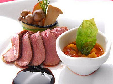合鴨胸肉のタリアータ モデナ産バルサミコソース