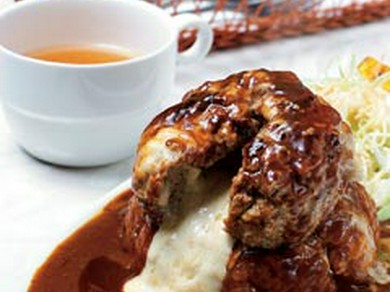 肉汁たっぷりのチーズオーブン焼きハンバーグカレー