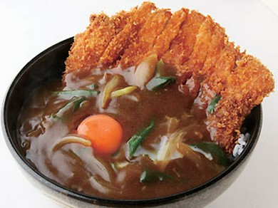 弁当箱サイズのカツに和ダシカレーが絡まったカツカレー丼1000円