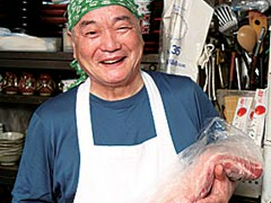 豚ロースはフレッシュの枝肉で仕入れて毎朝スライス、衣つけまで