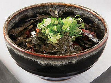 海苔ノリノリな肝丼は、ゴキゲン昼酒のアテ