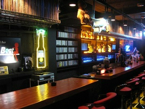 70 S80 S Soul Bar After Beat 流川 薬研堀 バー カクテル のグルメ情報 ヒトサラ