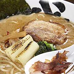 醤油ダレに魚介風味をきかせた醤油らぁ麺650円
