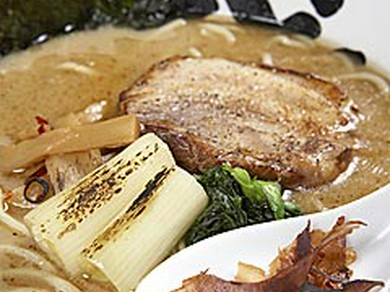 醤油ダレに魚介風味をきかせた醤油らぁ麺650円