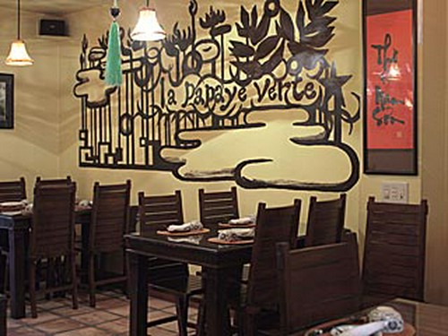 現地で買い付けたというインテリアもすてき