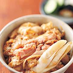 この即席親子丼を食べずして、すきすき鍋は語れない
