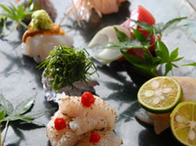 お造りの盛り合わせ。1人前3000円（写真は2人前）