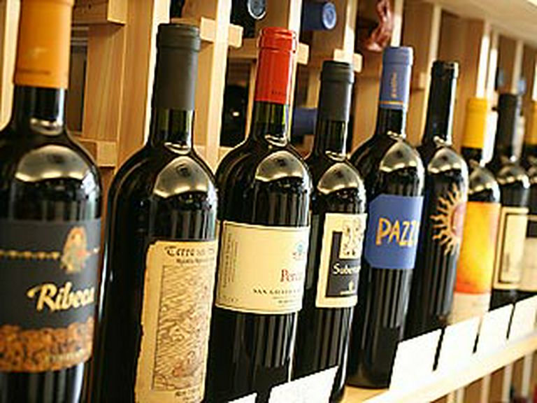 イタリアンワインは常時500本以上