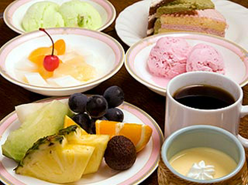 食後に欠かせないデザート類も充実。手作りプリンが一番人気