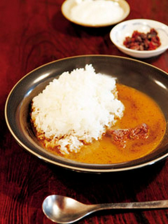 カレーライス800円は開店当時から人気