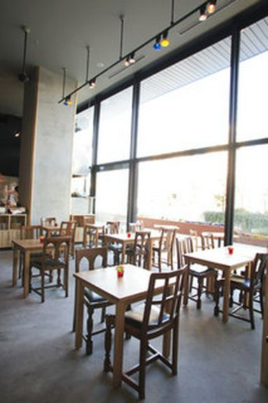 ホッとコーヒーが400円! ランチタイムは17時まで