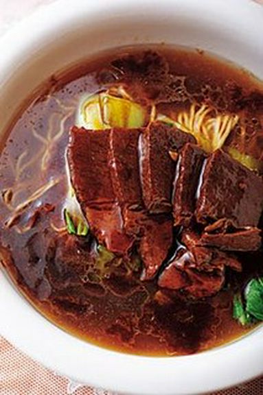 牛バラ肉入り汁そば　850円