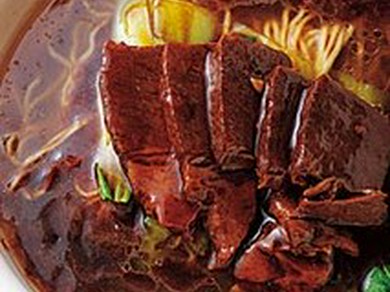 牛バラ肉入り汁そば　850円