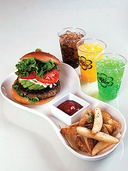 ポテトとドリンク付のお得なセットもあり