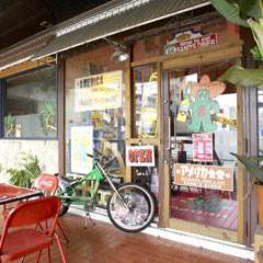 国際通りからアメリカへの入口はこちら