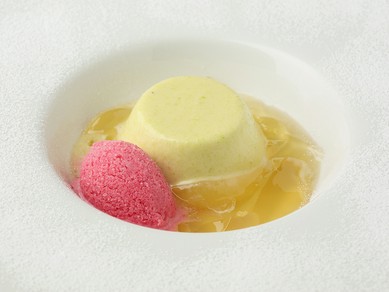野菜をつかったデザート。旬の食材でつくるとろける美味しさを堪能！　『本日のアシェットデセール』