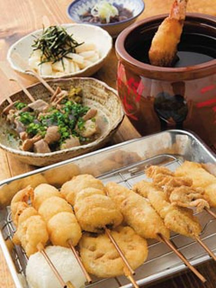 定番の『串かつ』や『豚かつ』のほか、人気はレンコン
