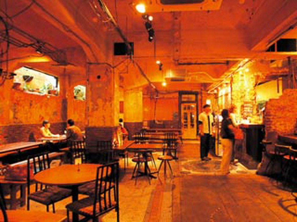 雰囲気ありすぎの店内ではイベントもたびたび開催