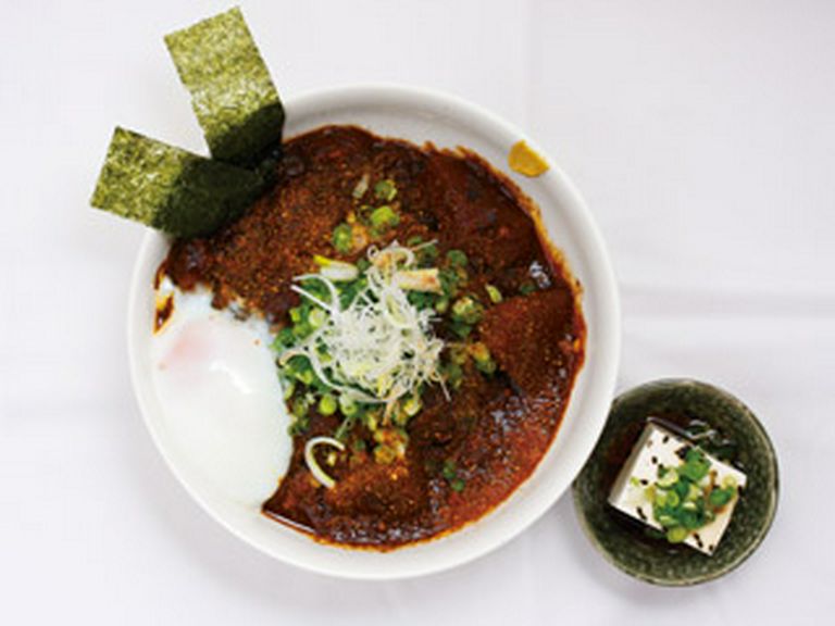 ダシが効いた牛すじ大根カレー900円