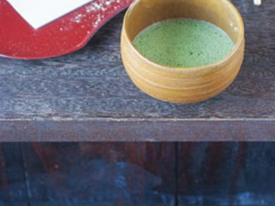 夏限定の「抹茶名水点て」はお茶菓子と一緒に