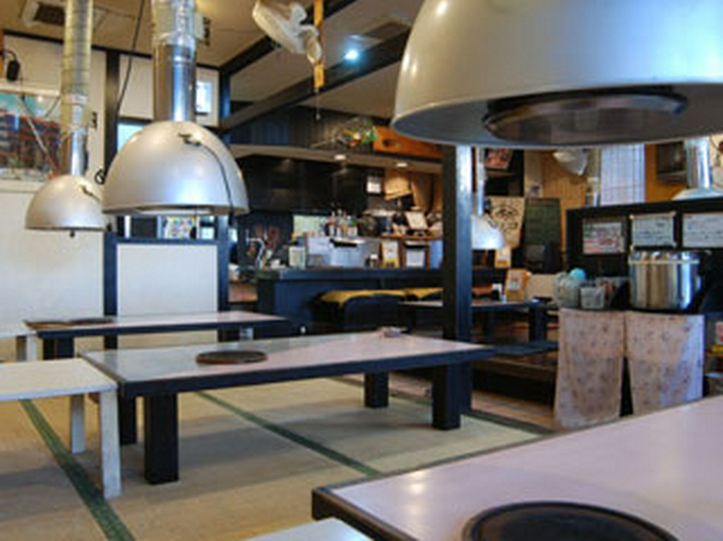 炭火焼きだがもくもくしないよう配慮されている