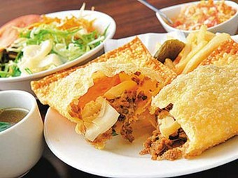 ブラジル名物の揚げパイ『パステル』