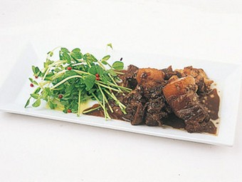 豚バラ肉のビール煮　880円