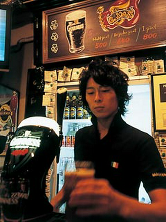 温度管理にもこだわった樽詰めの生ビール　レギュラー　650円