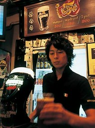 温度管理にもこだわった樽詰めの生ビール　レギュラー　650円