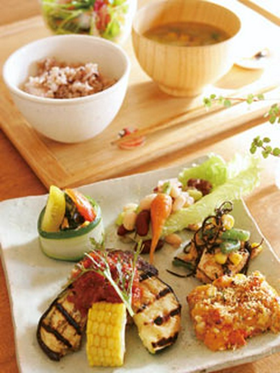 「らら菜々ごはん」はカラダに優しい野菜がいっぱい。