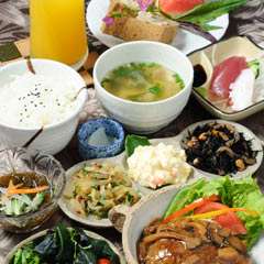 自家製野菜をふんだんに使った日替りランチ