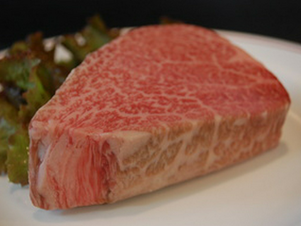 牛ヒレ肉の一番おいしい部位はステーキのように焼いて食べる