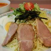 ダシのうま味がきいた甘辛いタレと細麺が特徴の広島つけ麺