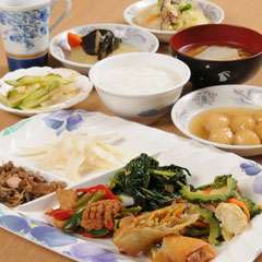 体に優しい素材と味付けで近所の会社員にも人気