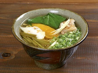 野国イモをたっぷり使った野国そば