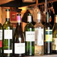 タパス（小皿料理）やパエリアなど、スペインの本格的な料理に合うワインを取り揃えています。