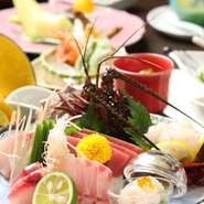 伊勢海老のお造りをはじめ、西伊豆の新鮮な磯料理でおもてなし…