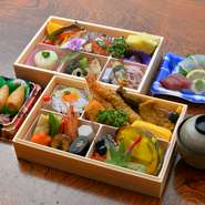 法要料理は、3種類から選ぶことができます。さらに、プラスαで刺身をオーダーしたいときにもアレンジが可能。親戚や友人が集まり故人を偲ぶ、大切なひと時にふさわしい充実した内容です。