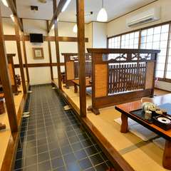 大宴会でも対応できる2階、3階の個室があります