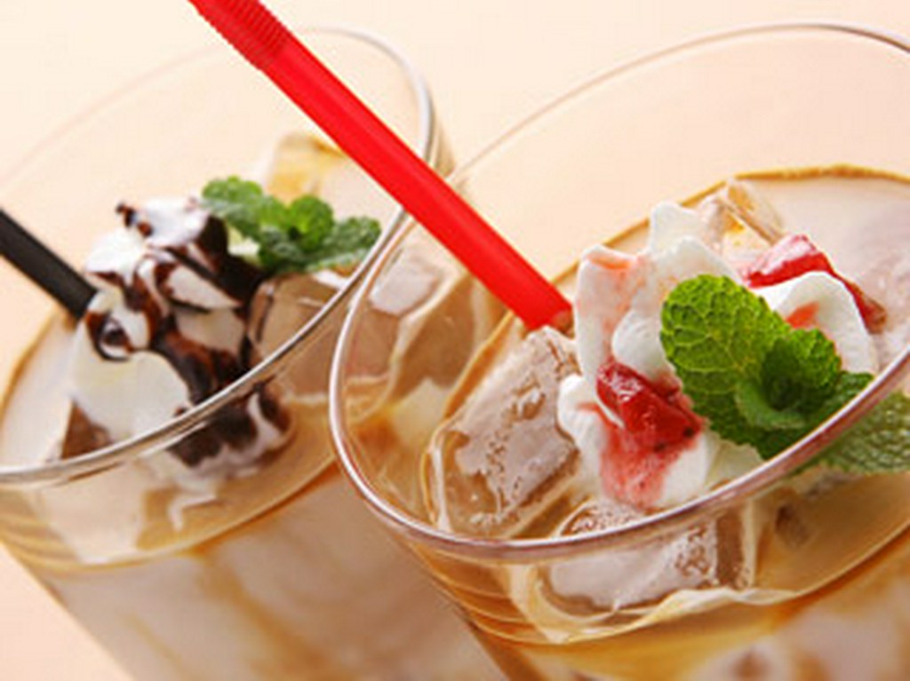 アイスカフェモカ＆いちご